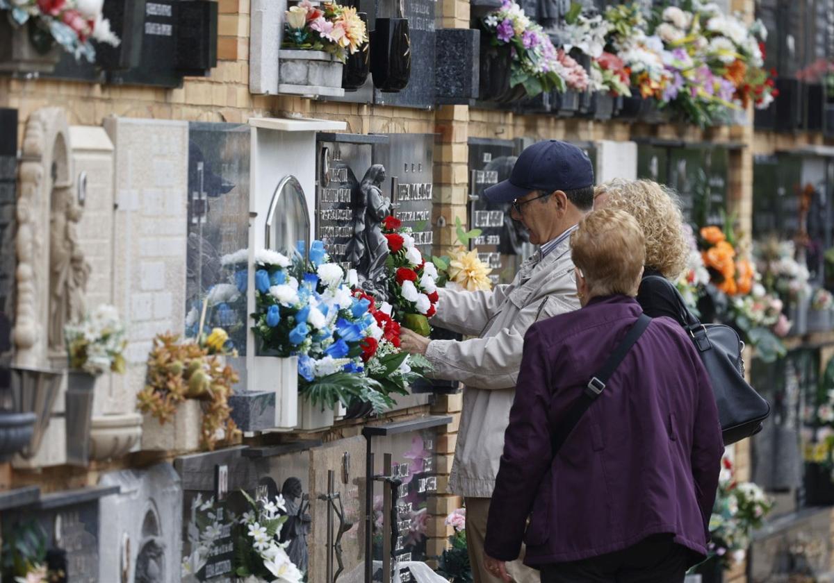 El Cementerio de Valencia se prepara para el día de Todos los Santos