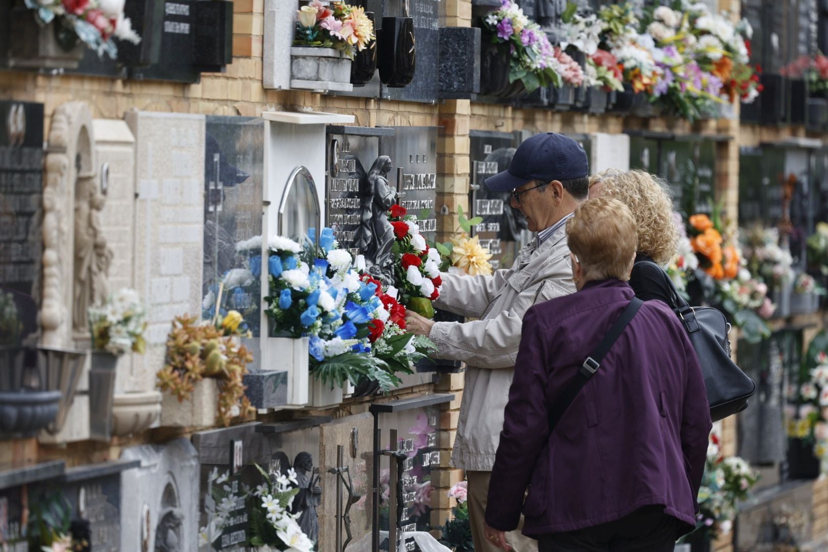 El Cementerio de Valencia se prepara para el día de Todos los Santos