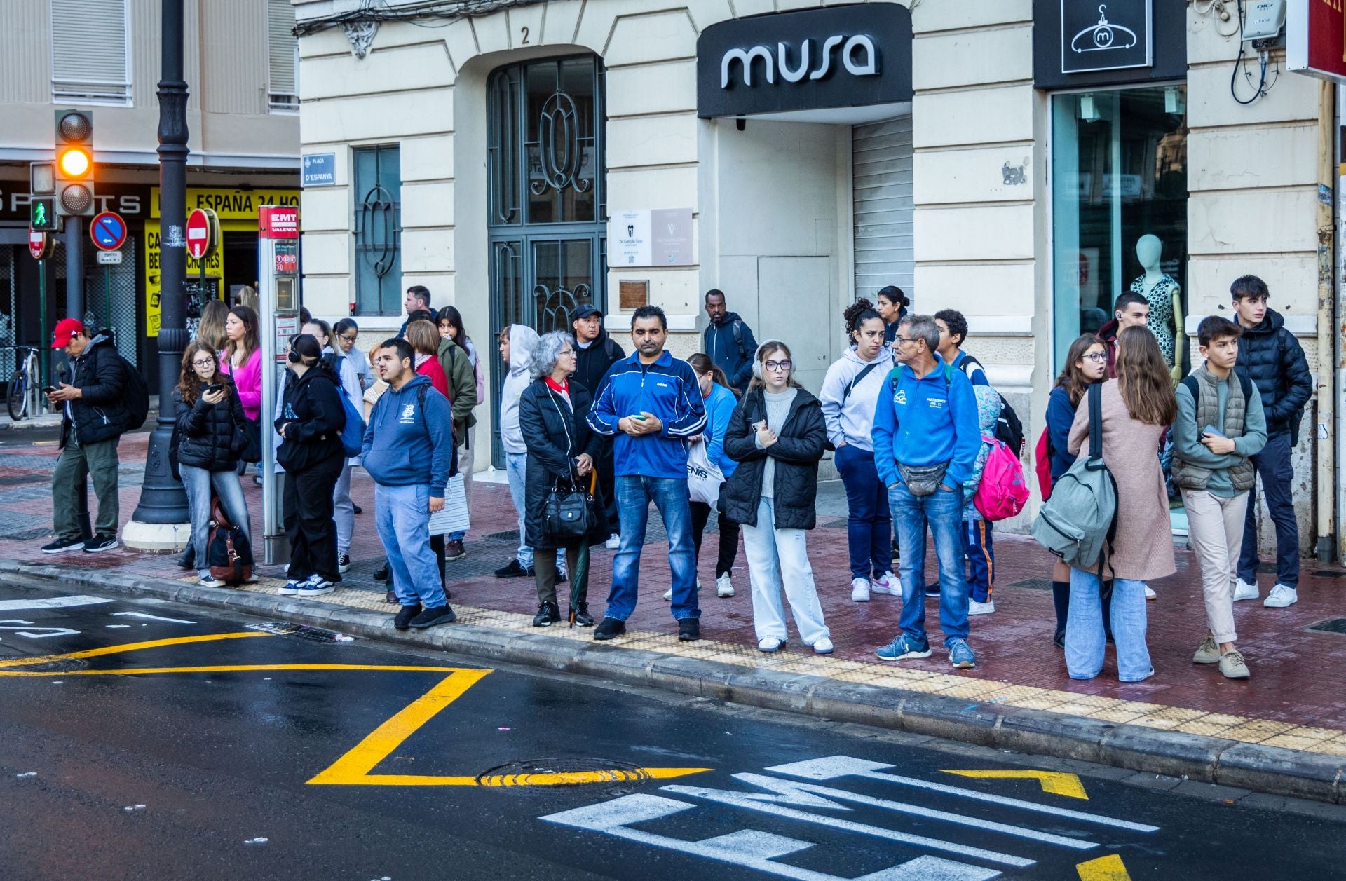 FOTOS | Huelga de conductores de EMT y Metrobús en Valencia