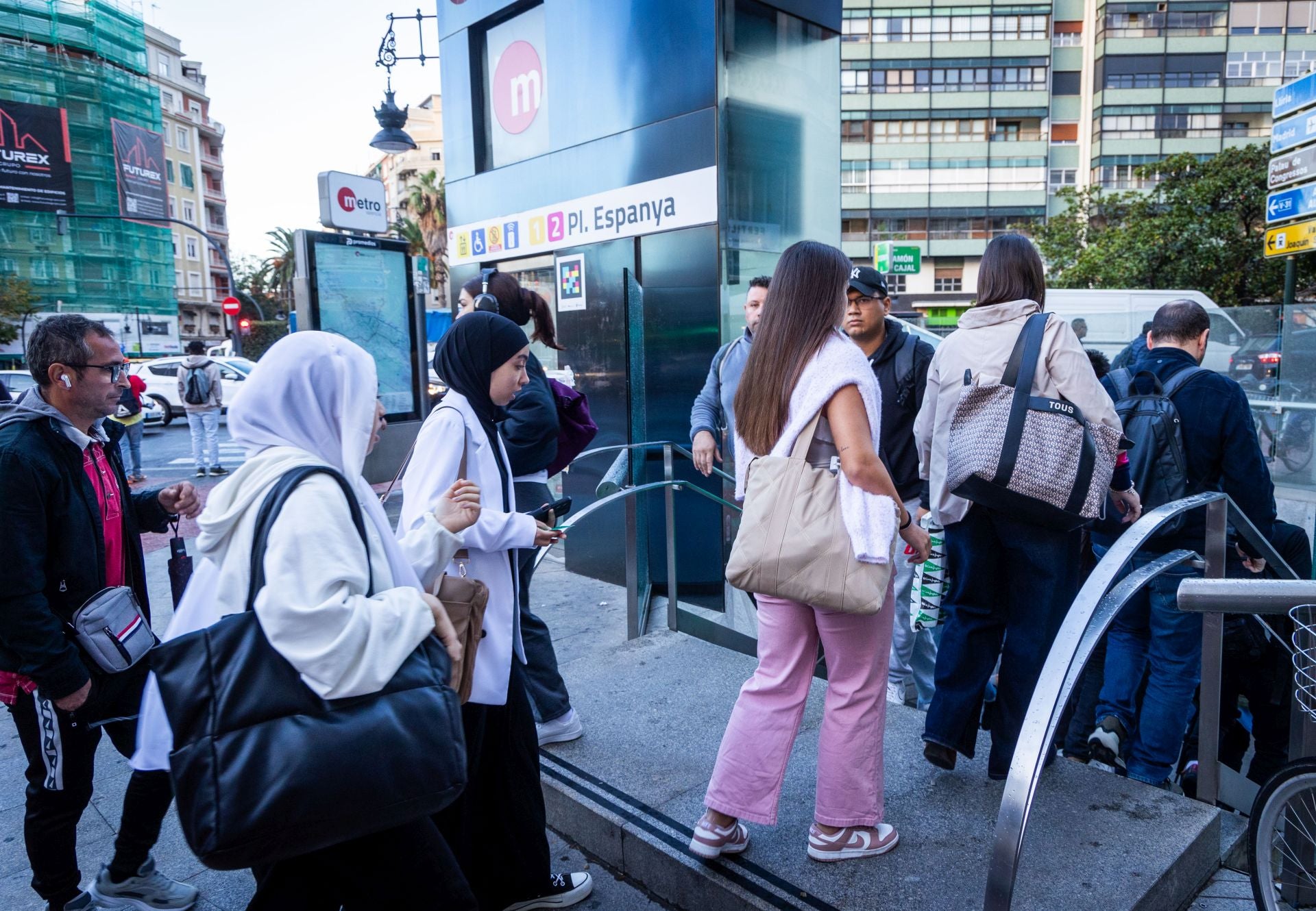 FOTOS | Huelga de conductores de EMT y Metrobús en Valencia