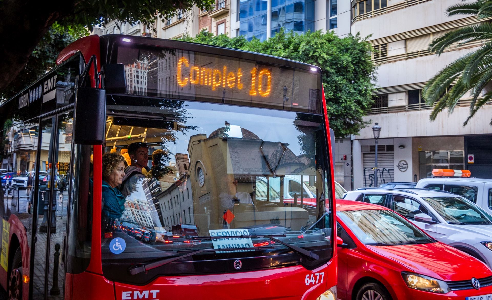 FOTOS | Huelga de conductores de EMT y Metrobús en Valencia