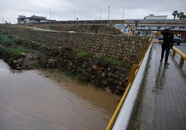 Alzira suspende clases y cierra instalaciones deportivas este martes por las fuertes lluvias