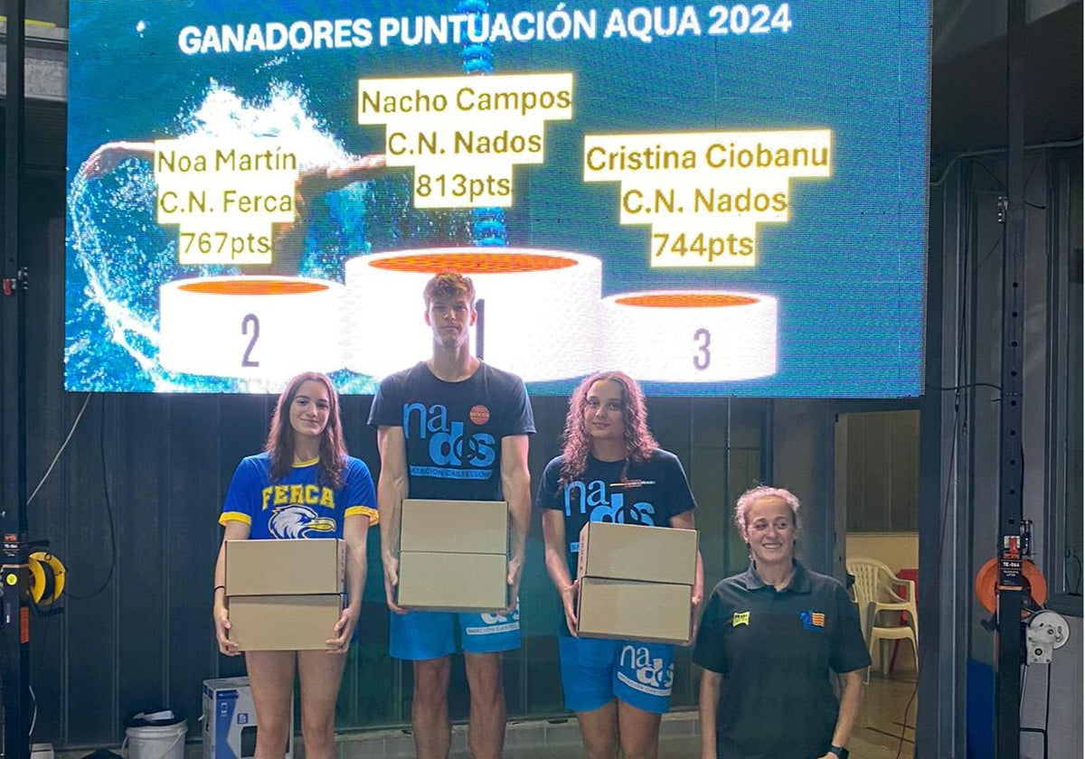 Los tres nadadores con la máxima puntuación en el podio del Trofeo 226ERS