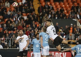 Una acción de ataque del Valencia en el partido de Copa contra el Celta de la temporada pasada.