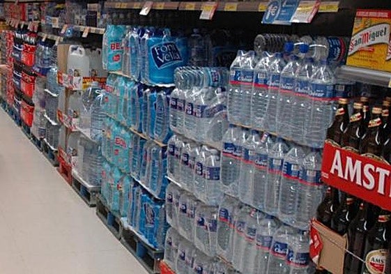 Interior de un supermercado Consum, en una imagen de archivo.