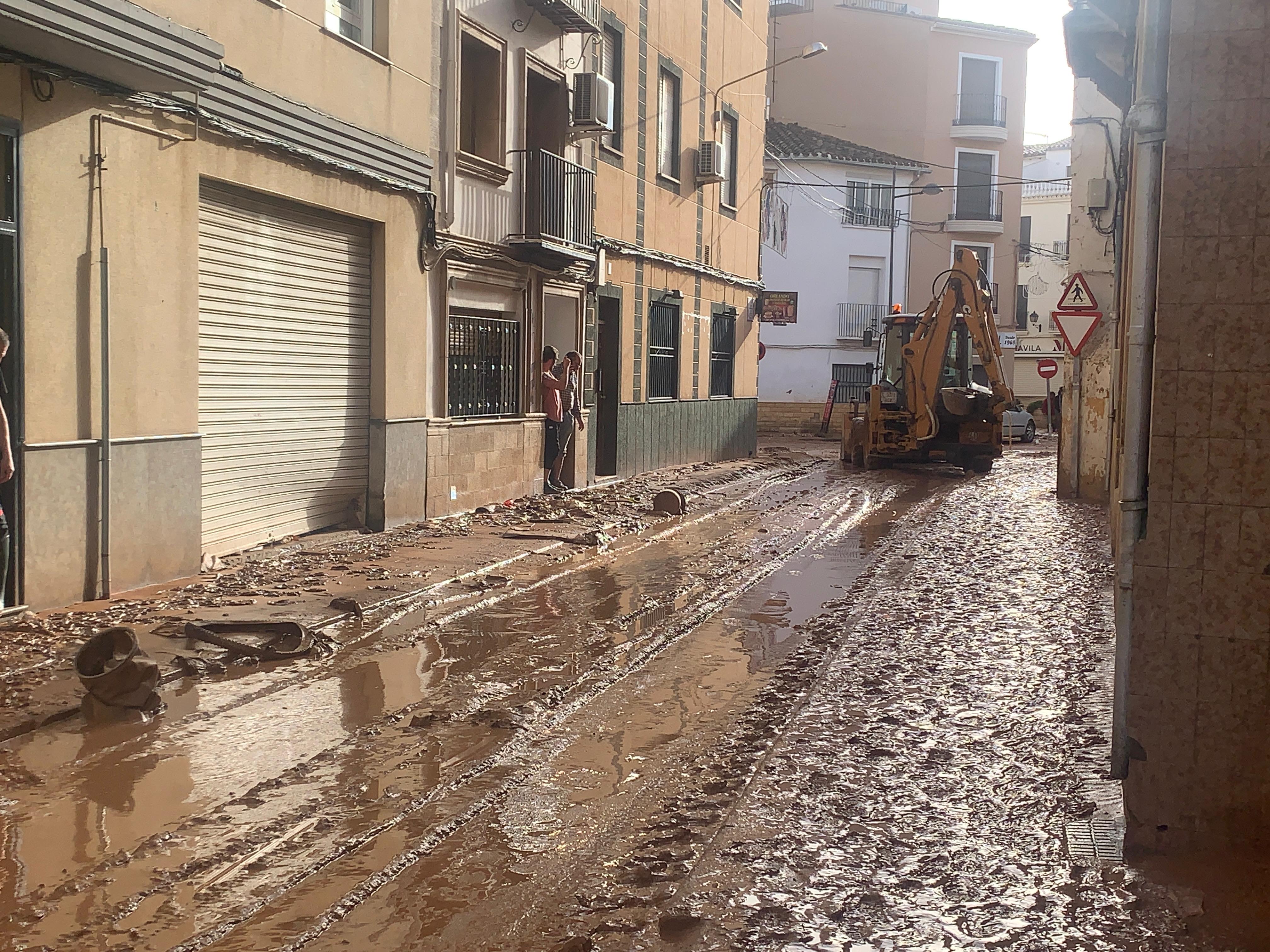 Efectos de la lluvia en una calle de Utiel.