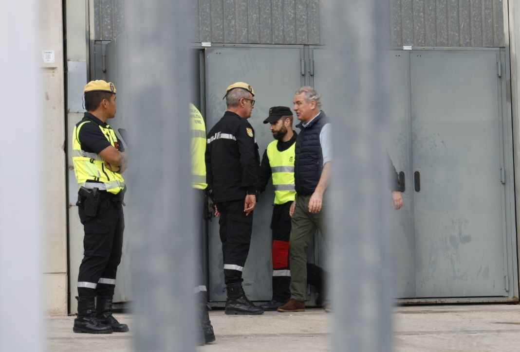 Fotos de la llegada de cadáveres a la morgue instalada en Feria Valencia