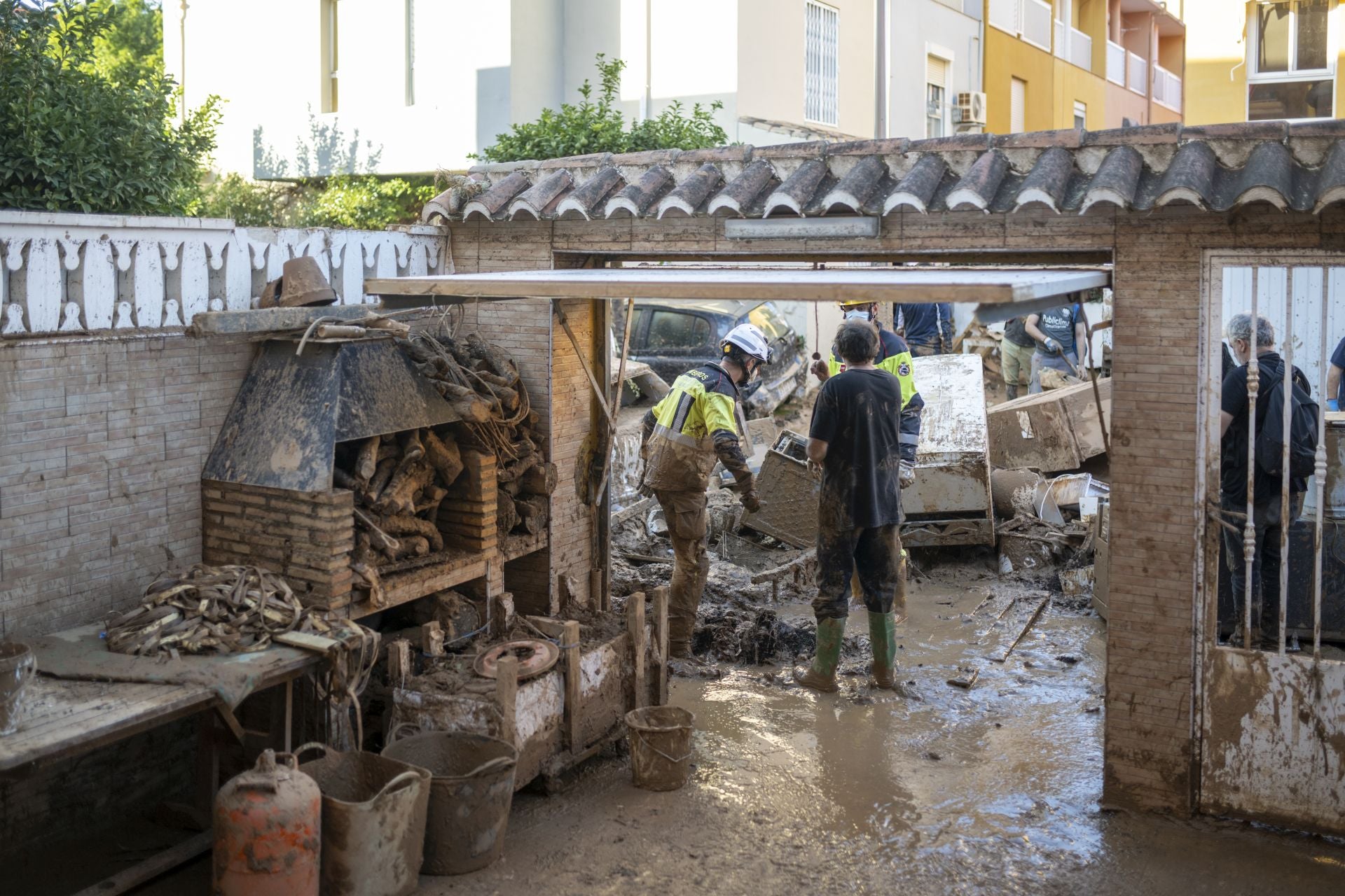 Los trabajos de rescate continúan en los pueblos de Valencia siete días después de la DANA