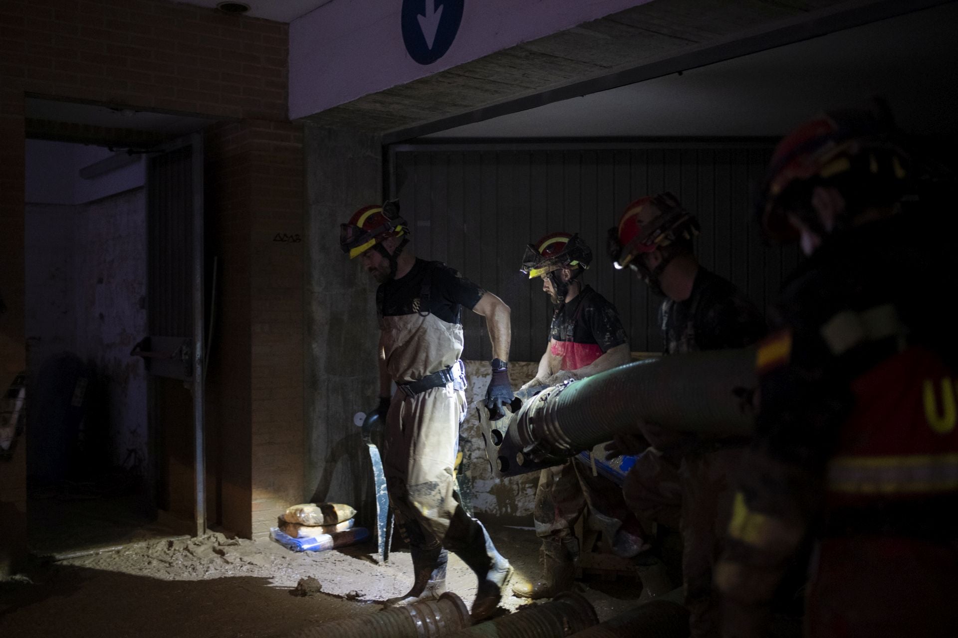 Los trabajos de rescate continúan en los pueblos de Valencia siete días después de la DANA