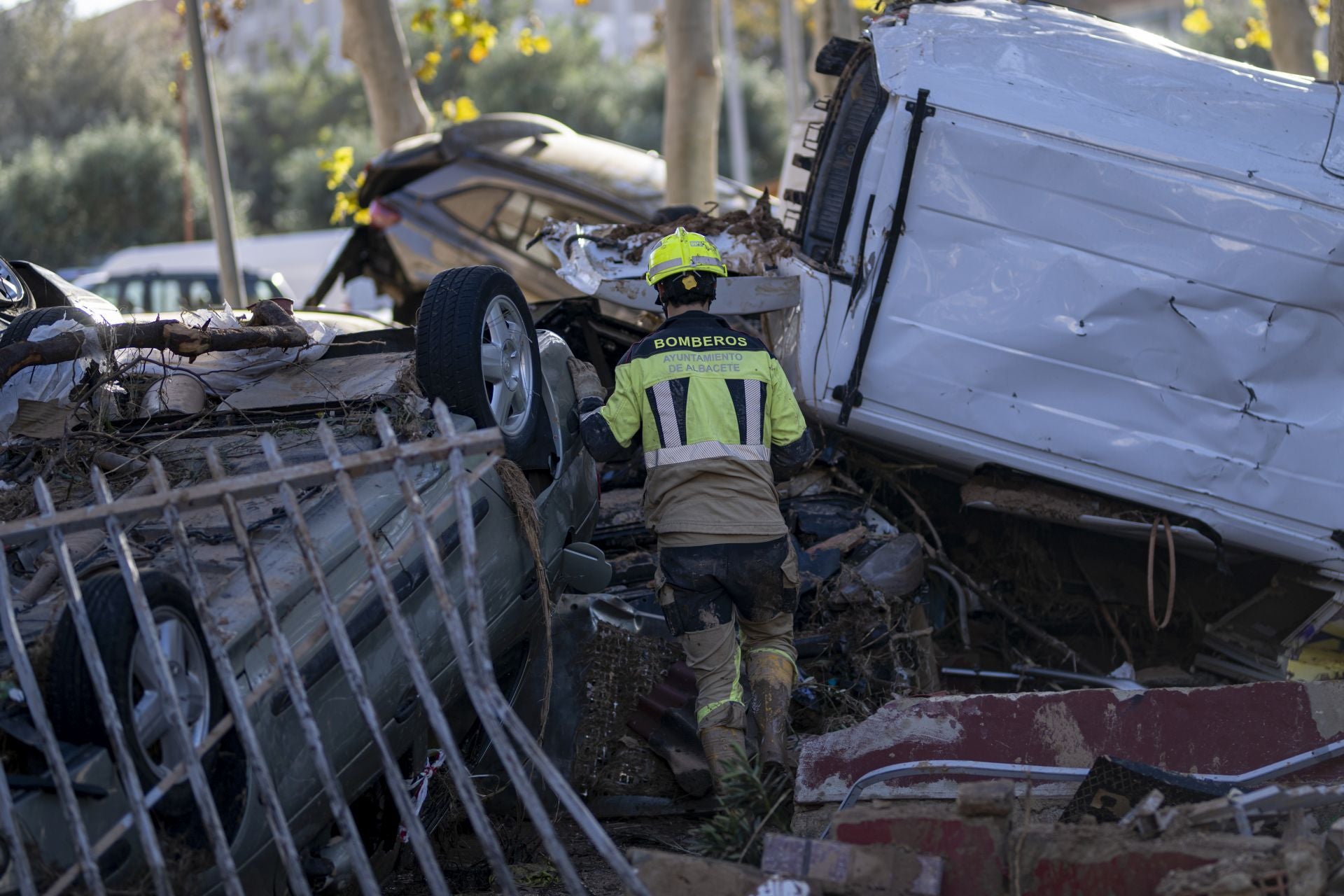 Los trabajos de rescate continúan en los pueblos de Valencia siete días después de la DANA