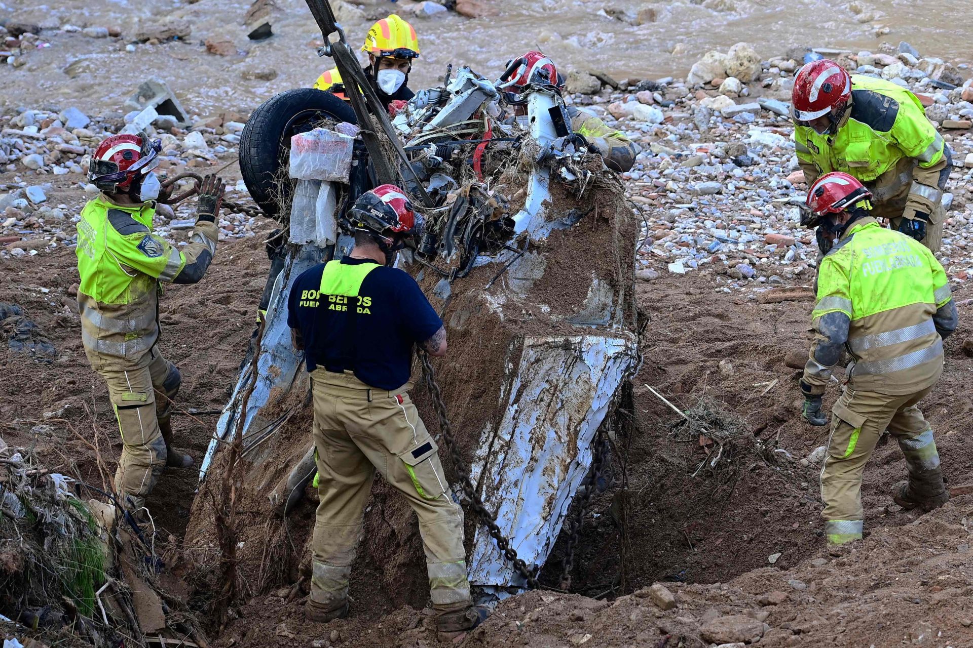 Los trabajos de rescate continúan en los pueblos de Valencia siete días después de la DANA