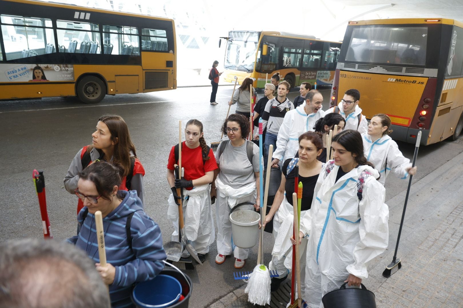 Fotos: voluntarios en la Ciudad de las Artes y las Ciencias de Valencia