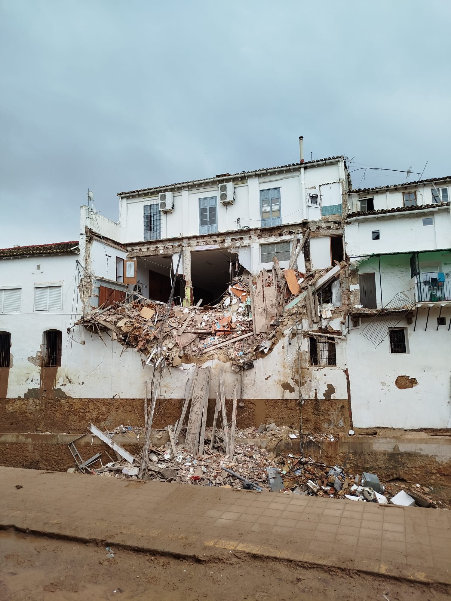 Fotos del derrumbe de La Mutua en Chiva