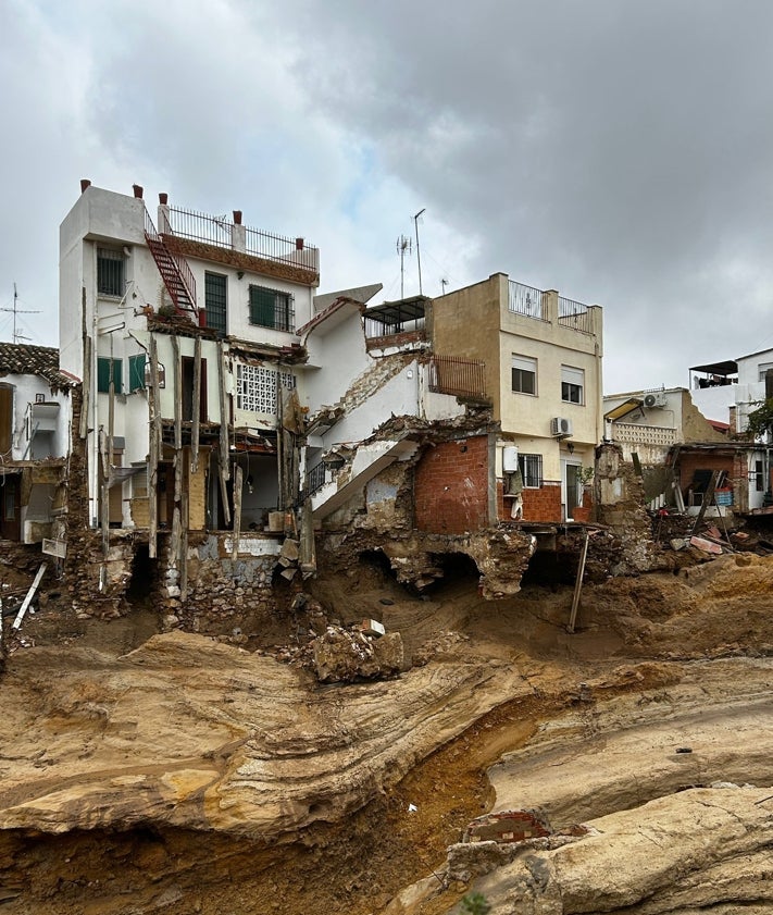 Imagen secundaria 2 - SOS en Chiva por el riesgo de derrumbes de casas y petición de ayuda a arquitectos