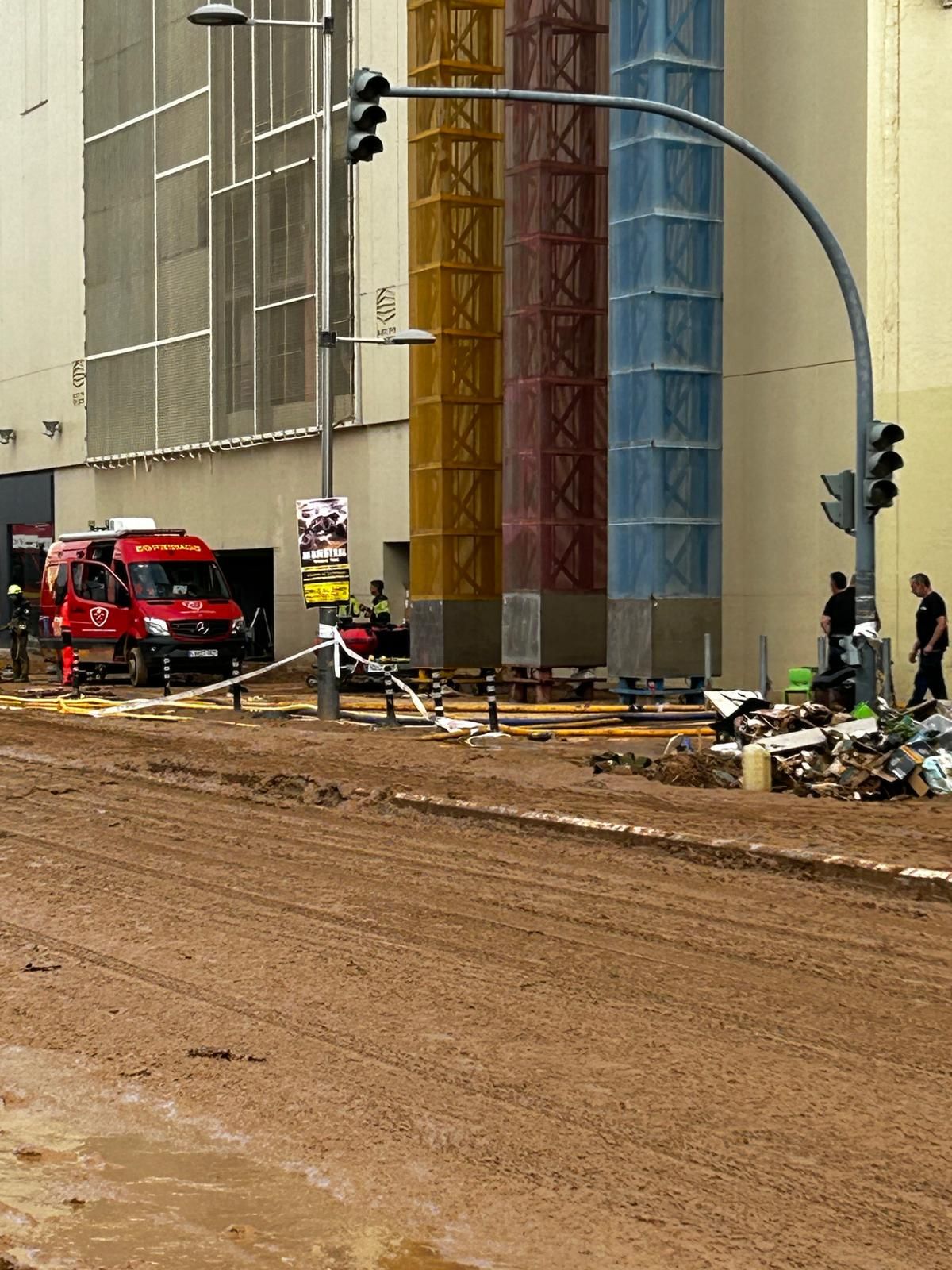 Así está el polígono del centro comercial MN4 en Alfafar