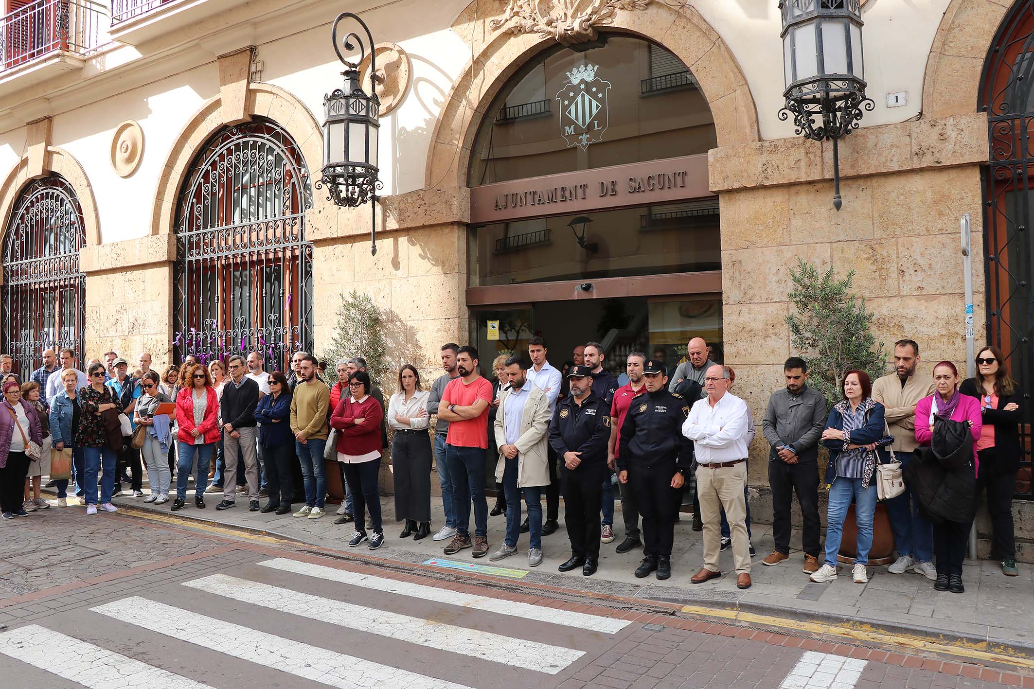 Minuto de silencio en Sagunto.