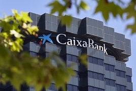 CaixaBank empieza a aplicar desde hoy las ayudas a los afectados por la DANA