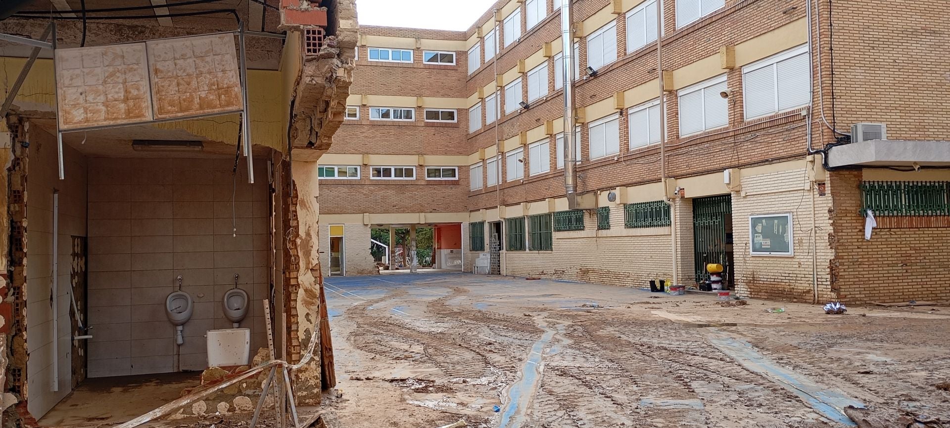 Daños en las instalaciones de Infantil del colegio Nuestra Señora del Socorro de Benetússer