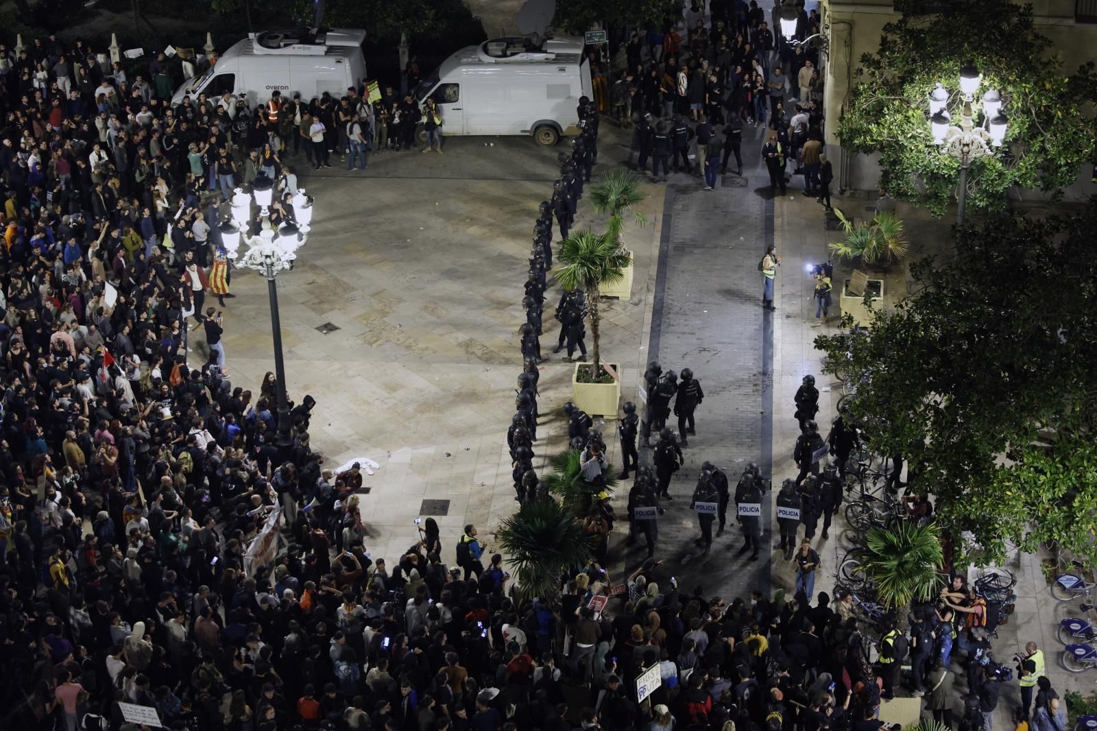 FOTOS: Altercados en la manifestación de Valencia contra la gestión de la DANA