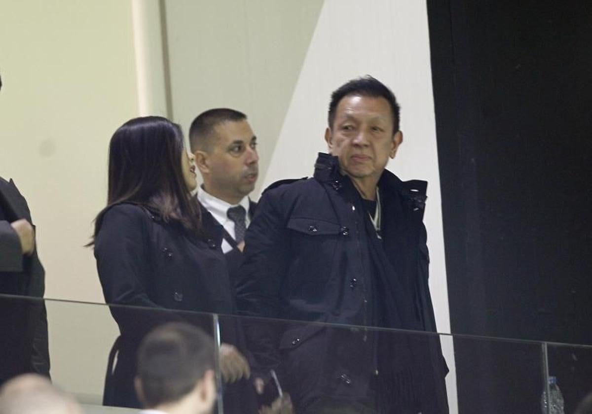 Peter Lim, en su palco en Mestalla.