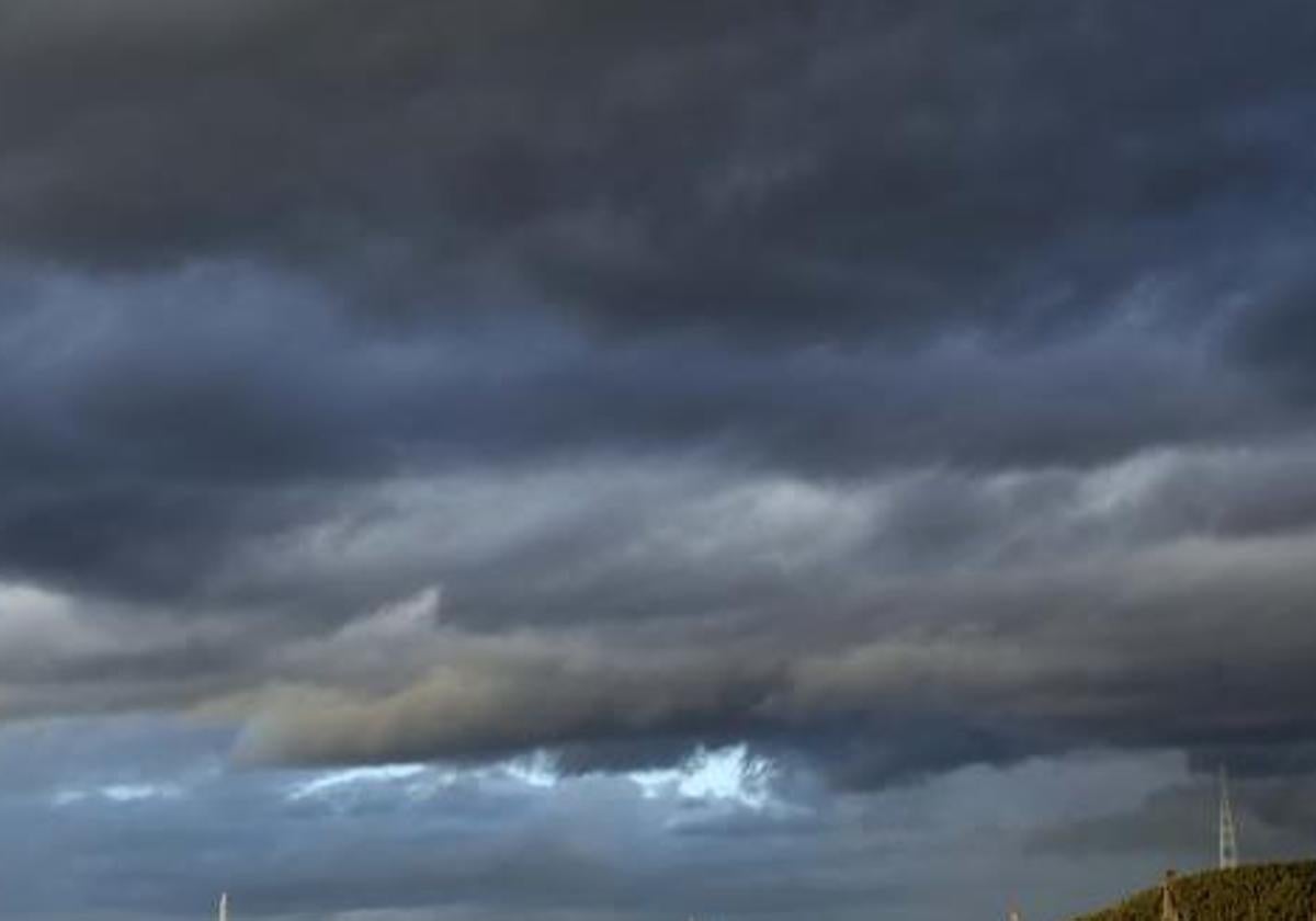 Aemet y Emergencias amplían la alerta naranja a l'Horta Nord, el Camp del Turia y Camp de Morvedre