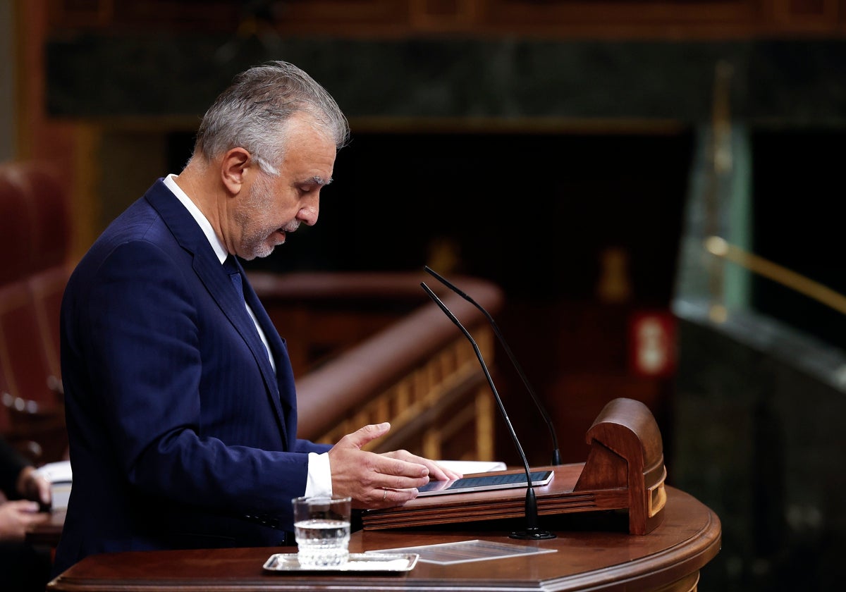 El ministro Ángel Víctor Torres, este miércoles en la tribuna del Congreso.