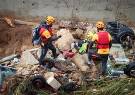 Voluntarios en el equipo de búsqueda de Torrent en una imagen de archivo.