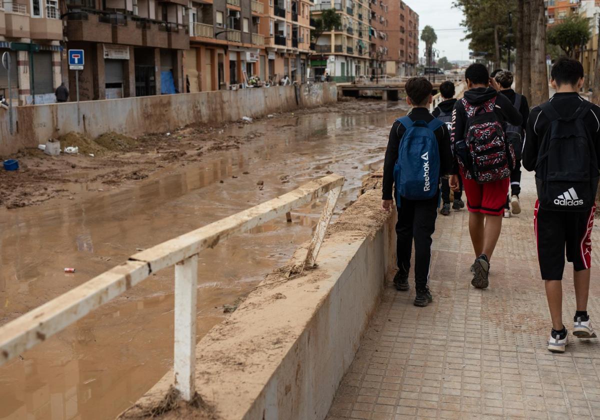 La alerta climatológica endurece la restricción de movilidad en 20 municipios