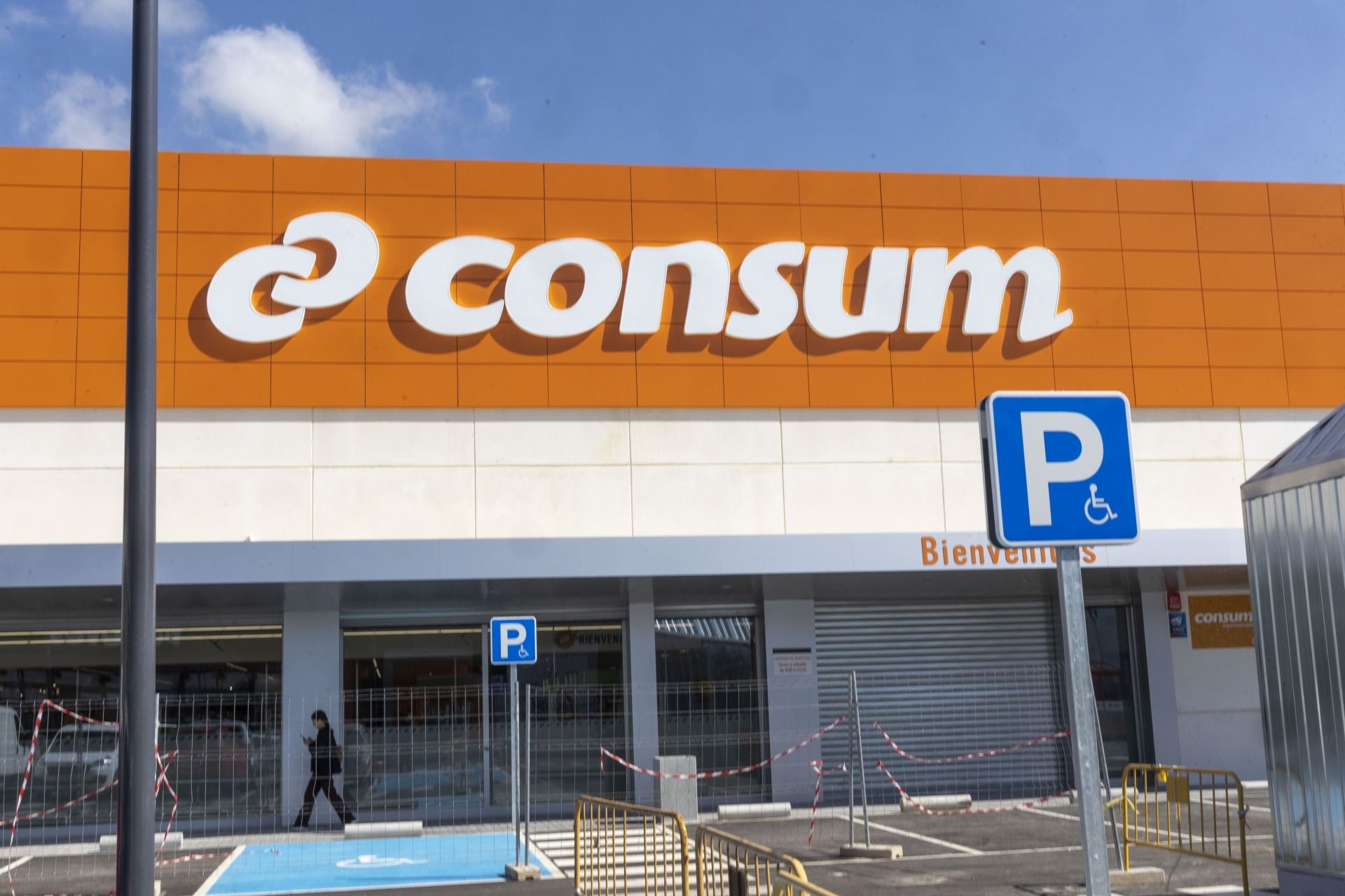 Comunicado de Consum sobre el horario de sus supermercados ante la alerta roja de Valencia