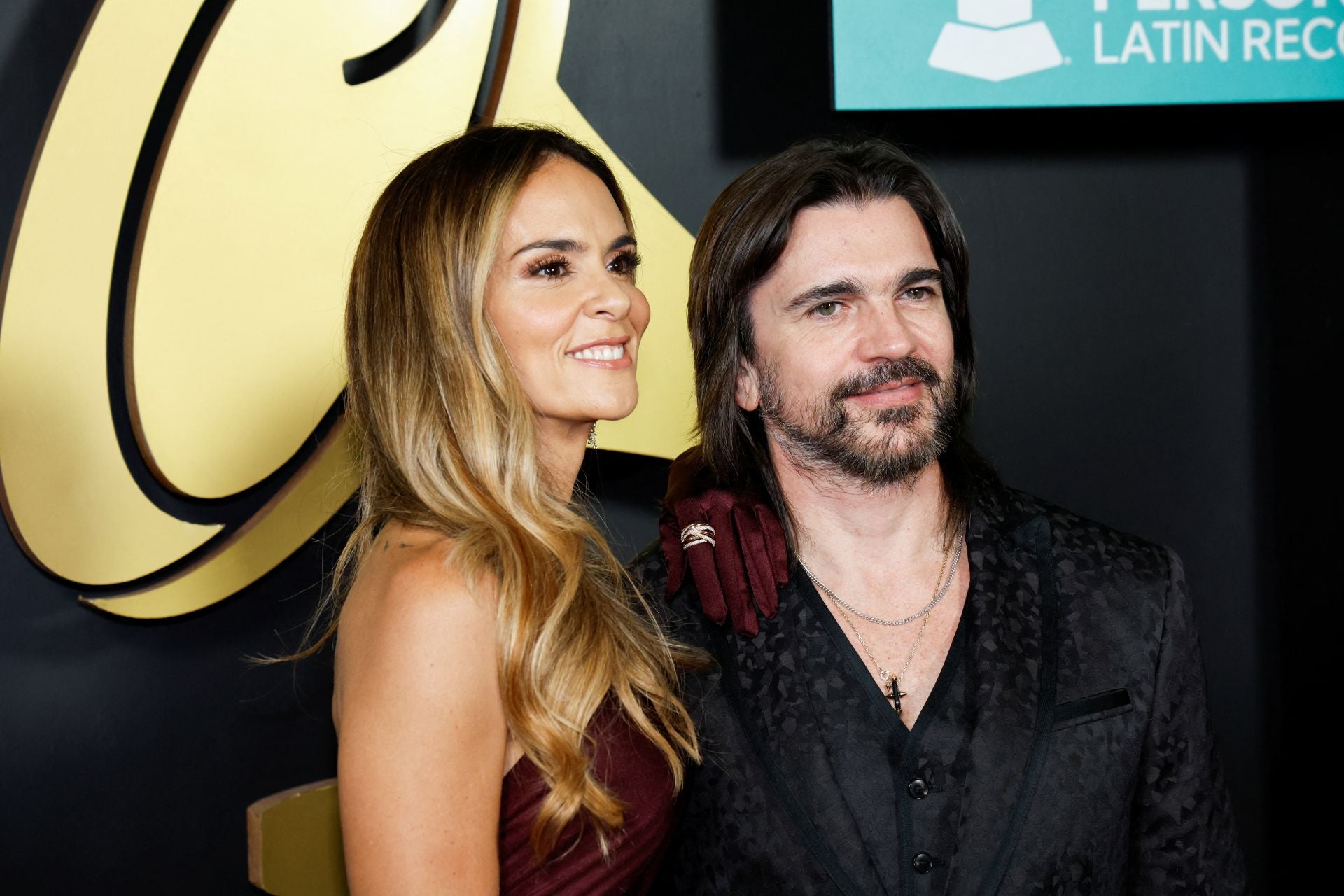 Juanes y Karen Martínez