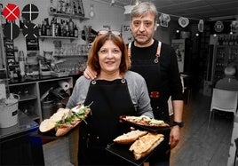 Maite Enríquez y David Simó, con algunos de los bocatas que preparan en Temptacions.