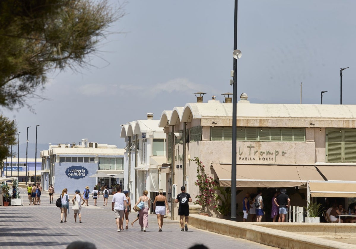 Restaurantes del paseo marítimo de la Malvarrosa.