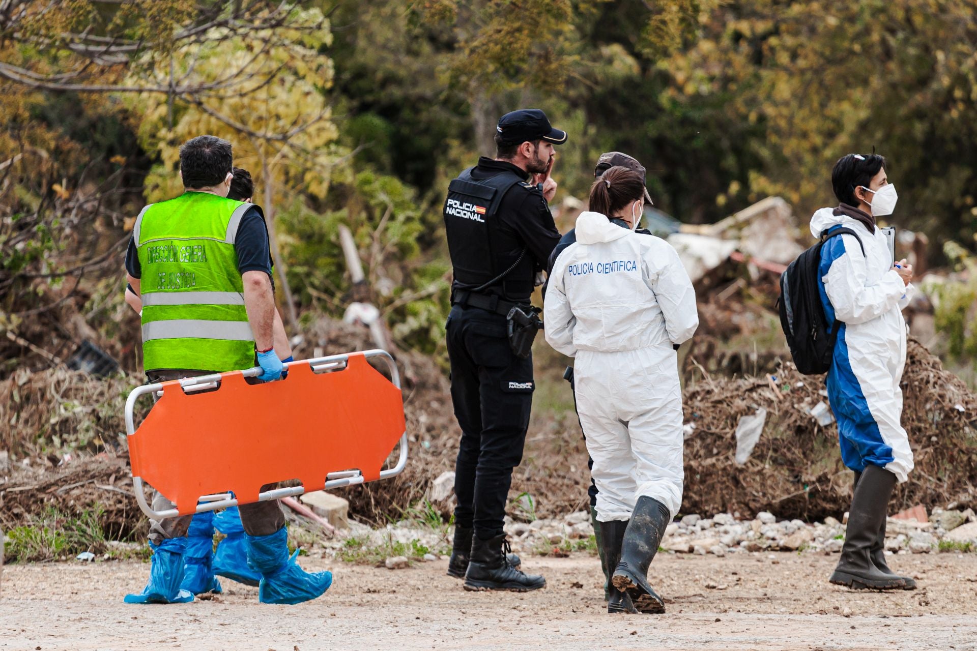 Hallan un cuerpo en un descampado de Sedaví durante los trabajos de búsqueda de desaparecidos por la DANA