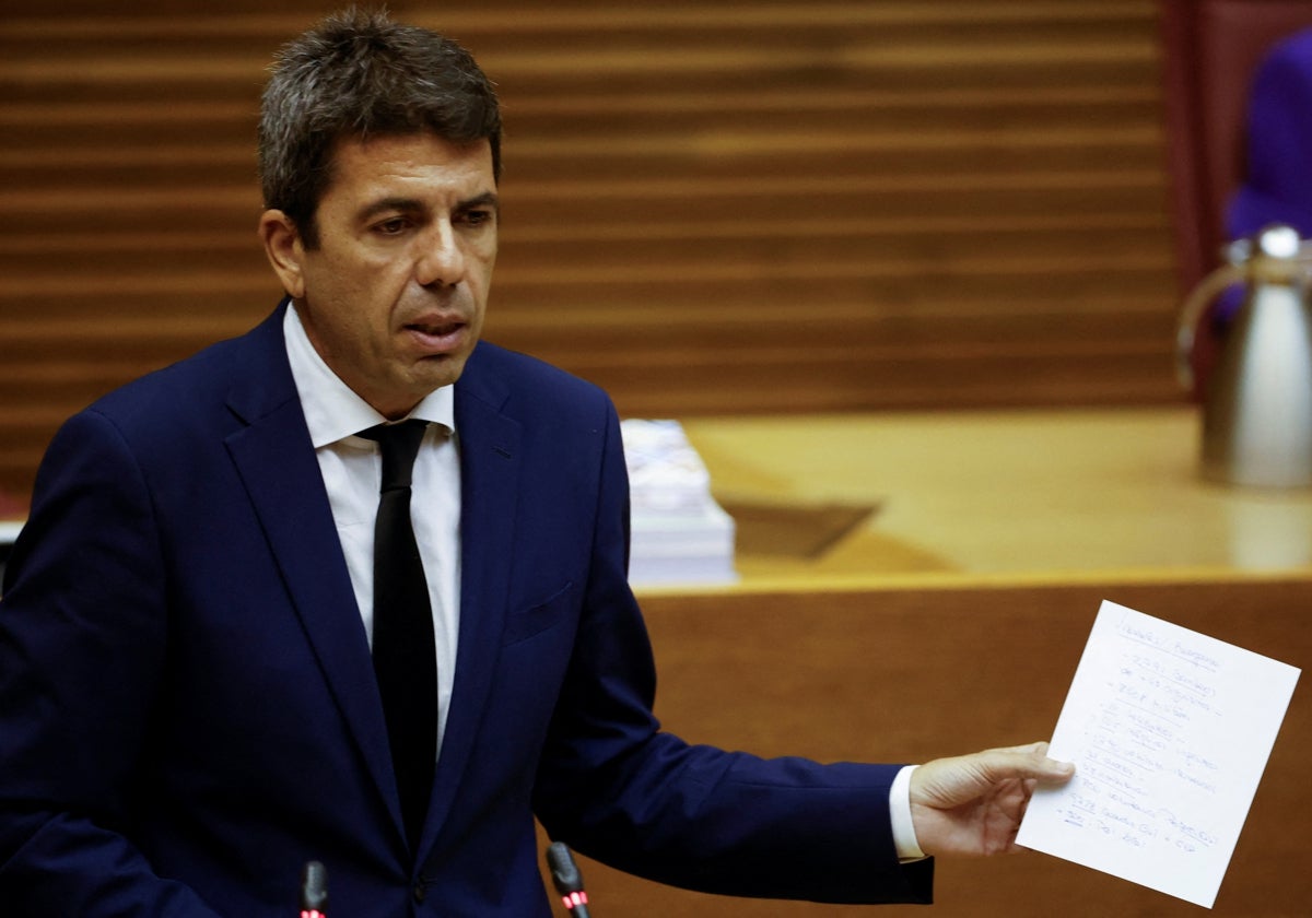 Carlos Mazón, durante su comparecencia el viernes en Les Corts.