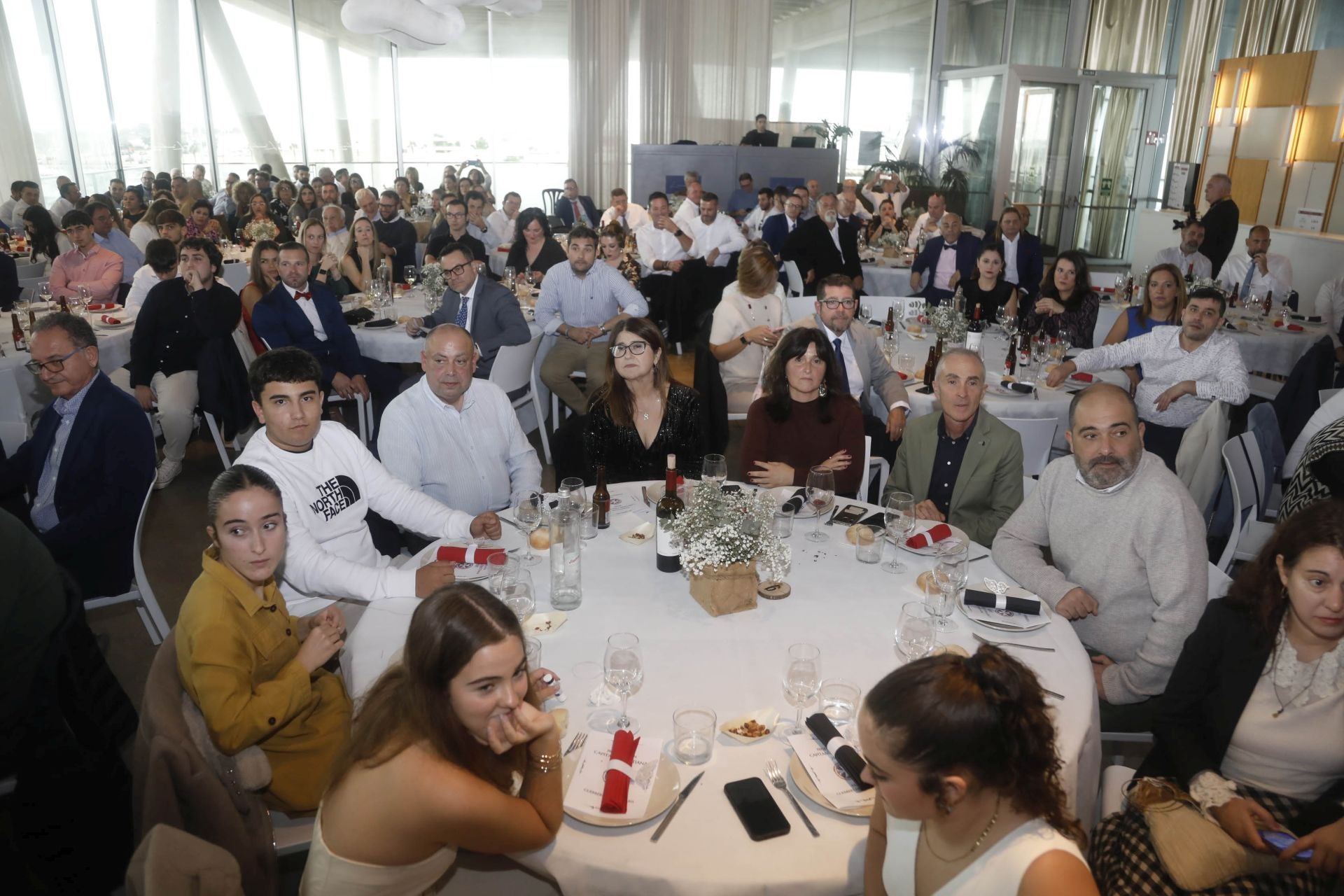 Imagen secundaria 1 - El capitán cristiano de Dénia invita a los festeros a rememorar la conquista del Reino de Valencia