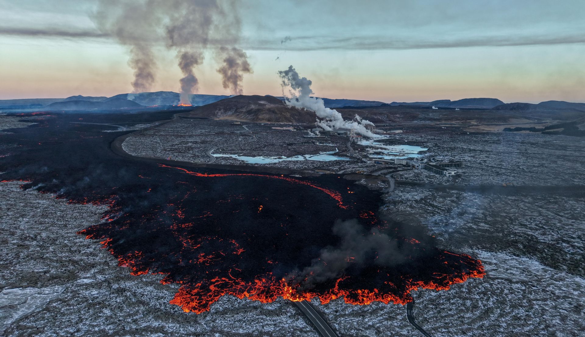 La furia de un volcán en Islandia obliga a evacuar Grindavik