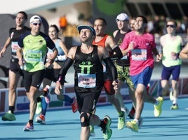 Llegada de corredores a la meta del Maratón de Valencia. Imagen de archivo.