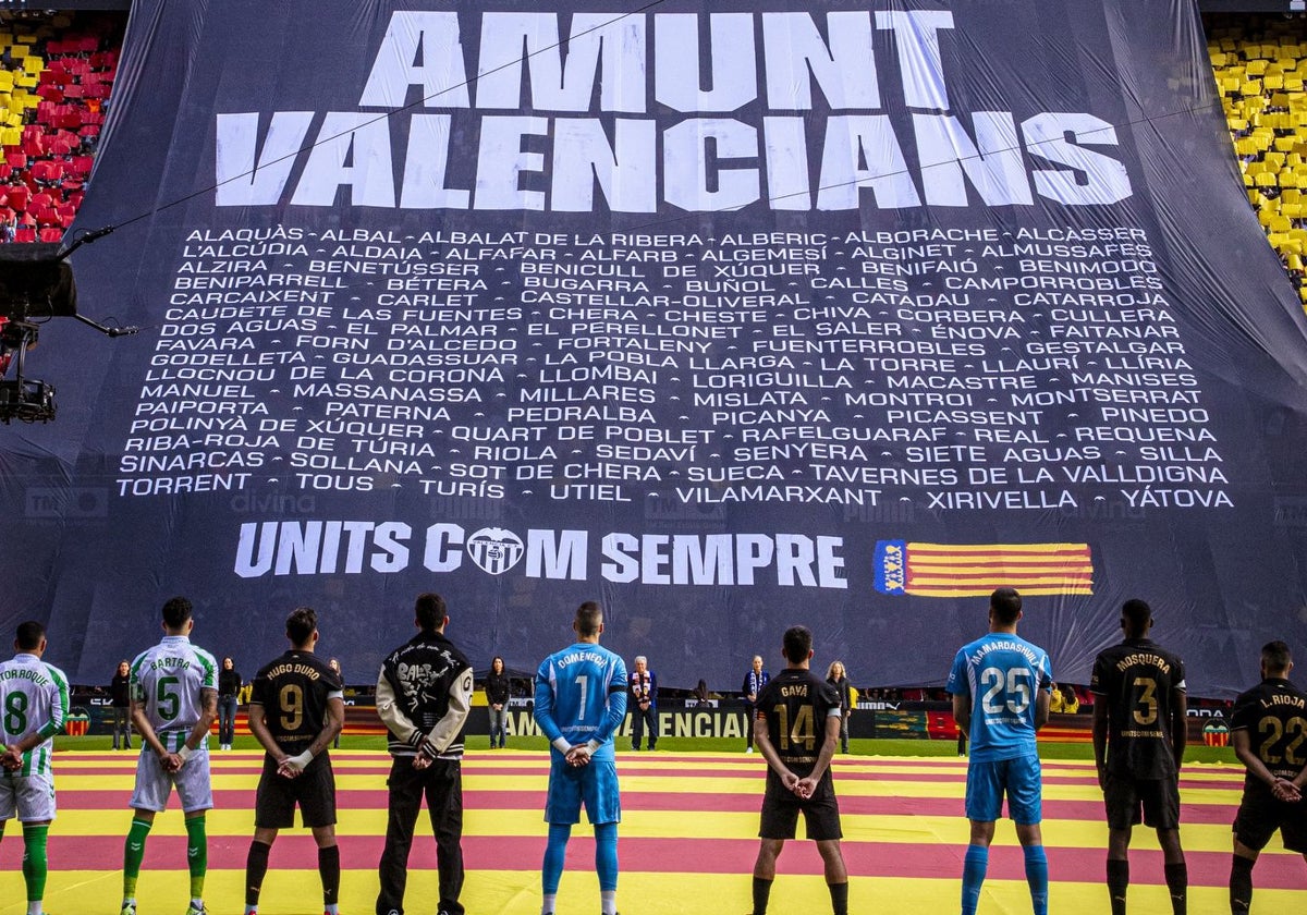 Uno de los momentos más emocionantes del homenaje del Valencia.