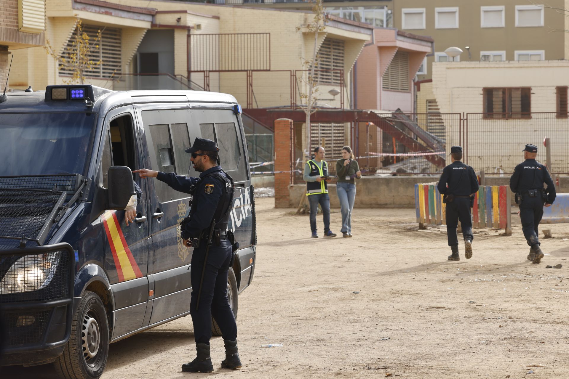 Un trabajador muerto y otro herido por un derrumbe en un colegio en Massanassa afectado por la DANA