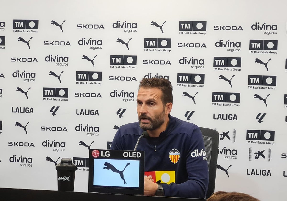 Rubén Baraja durante la rueda de prensa previa al partido contra el Parla.