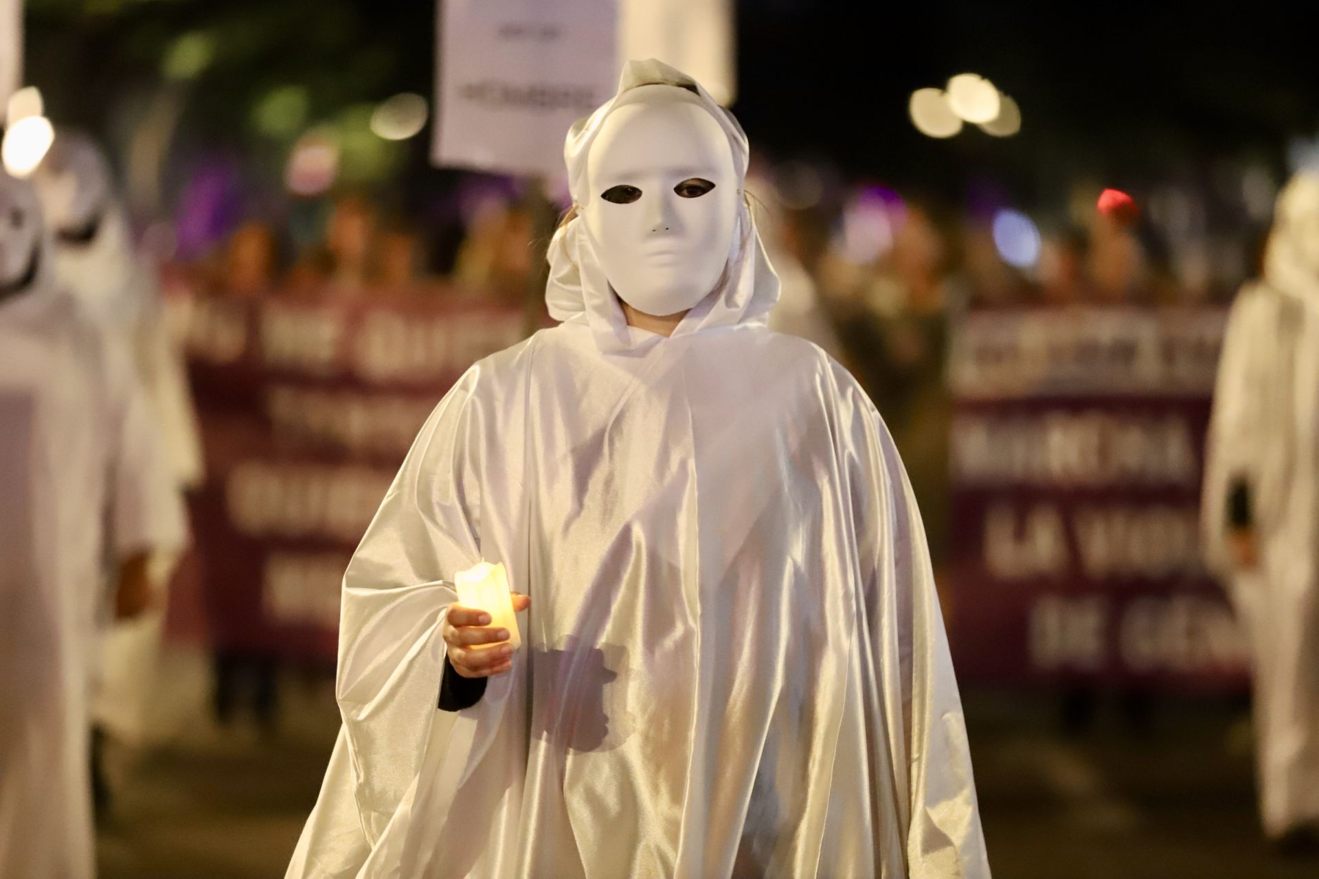 Las imágenes de la manifestación por el 25-N en Valencia