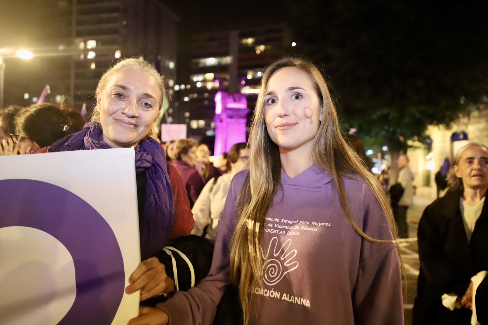 Las imágenes de la manifestación por el 25-N en Valencia