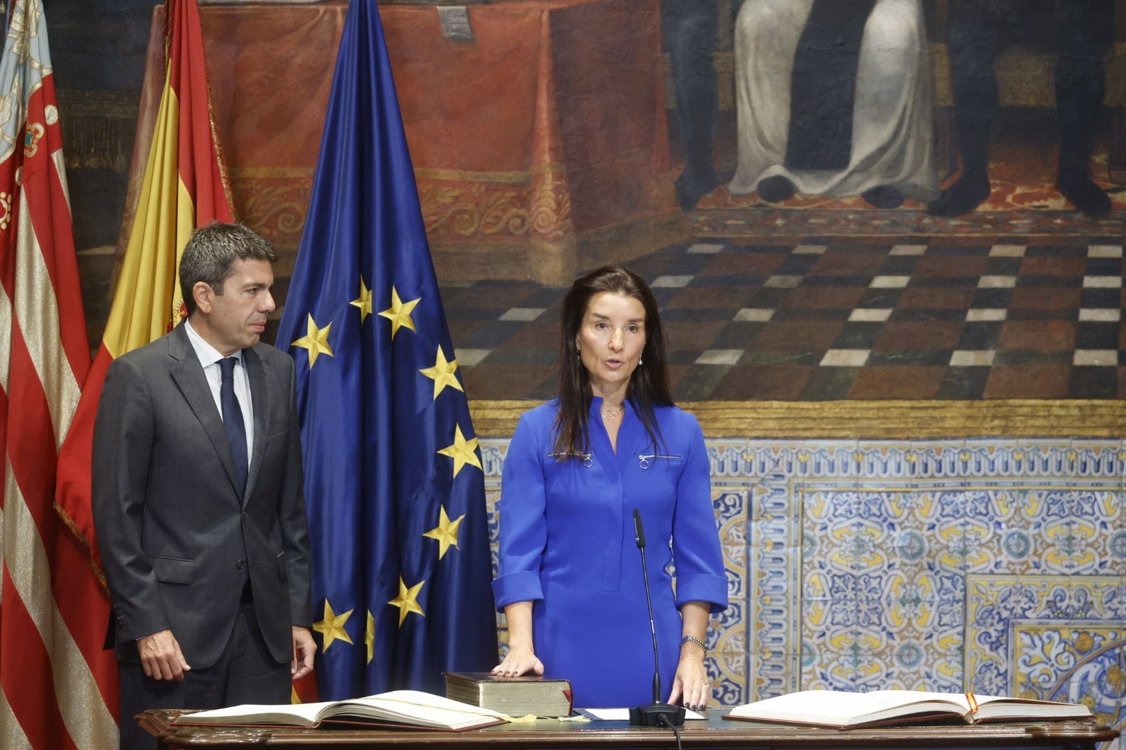 FOTOS | Toma de posesión de los nuevos consellers en Les Corts