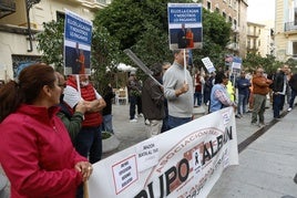 Los taxistas se concentran ante el Palau de la Generalitat para pedir regulación horaria