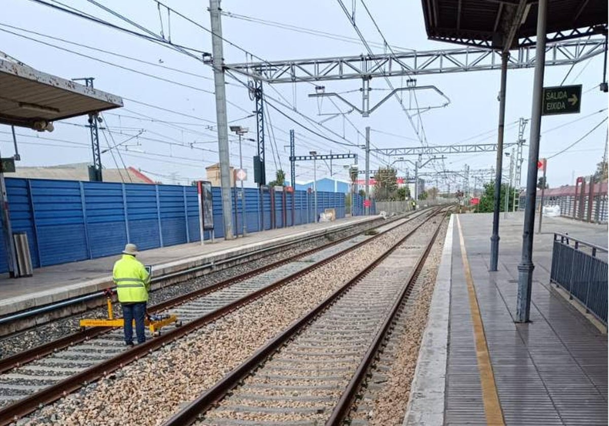 Trazado ferroviario ya recuperado en la C-2 de Cercanías.