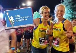 Las dos atletas, con la camiseta del Runners Ciutat de València.