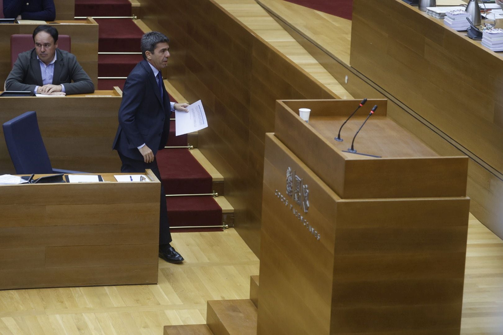 FOTOS | Sesión de control a Mazón en Les Corts