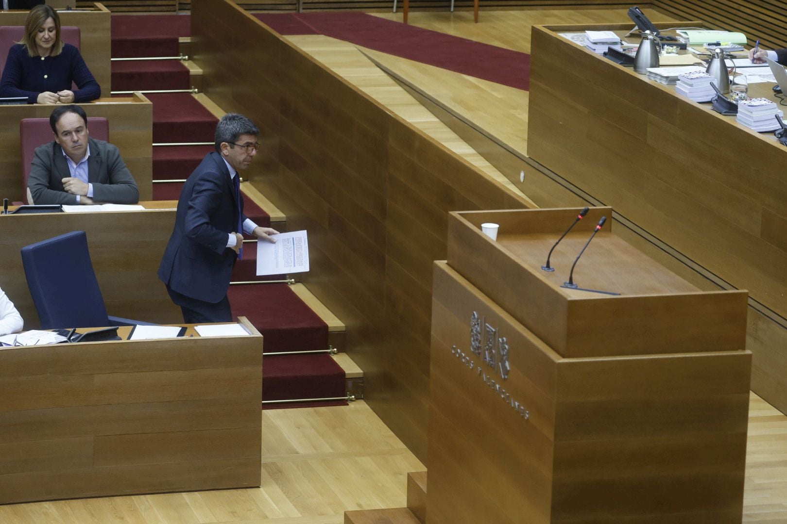 FOTOS | Sesión de control a Mazón en Les Corts