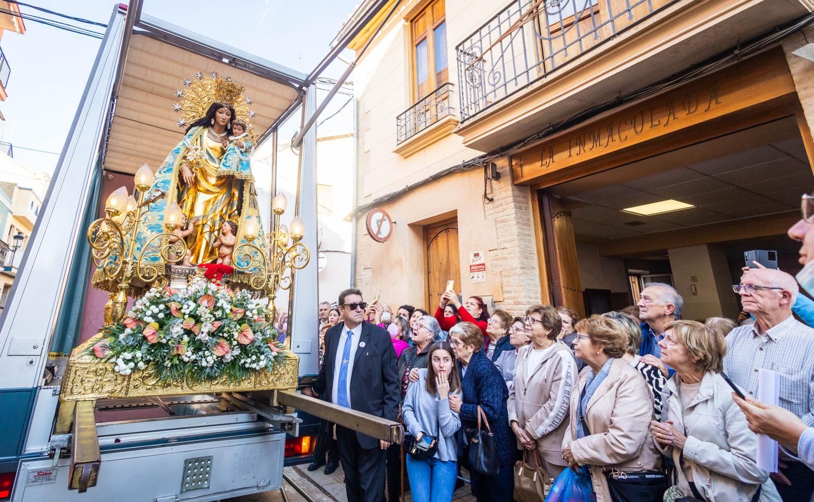 La Virgen de los Desamparados visita las parroquias de Paiporta afectadas por la DANA