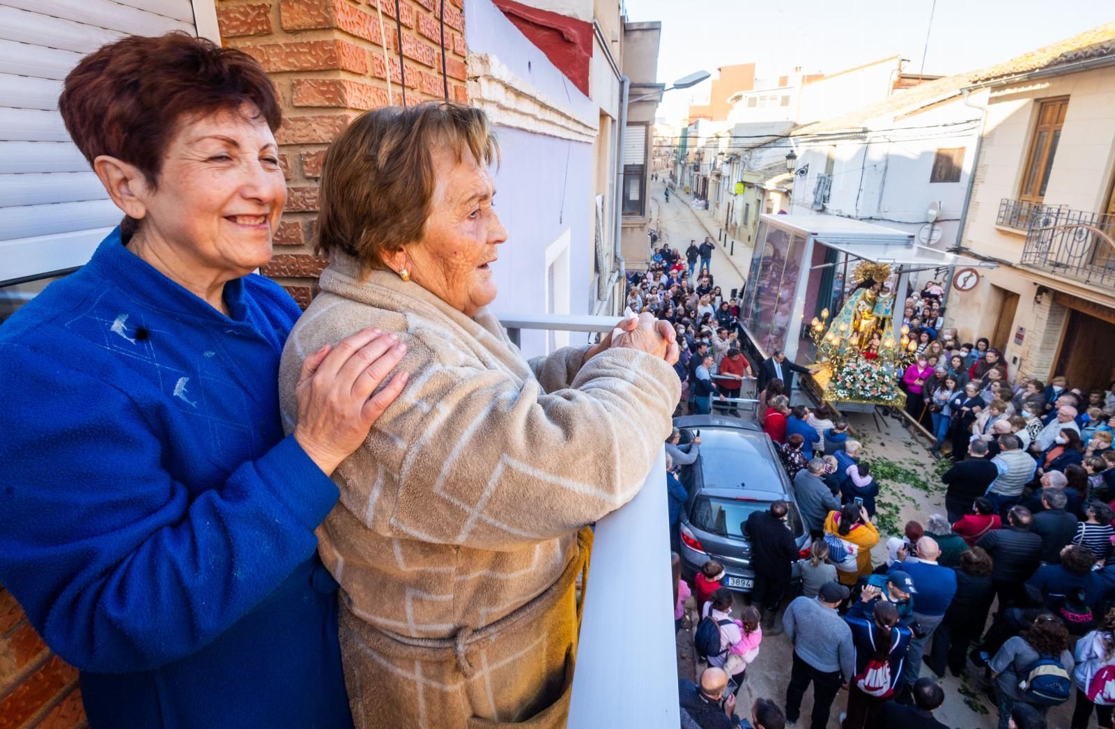 La Virgen de los Desamparados visita las parroquias de Paiporta afectadas por la DANA